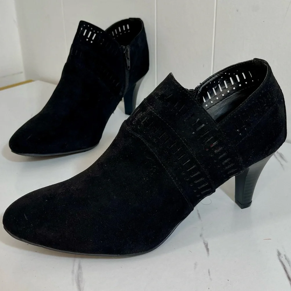 Karen Scott black ankle booties - size 9.5 with the cut-out detailing